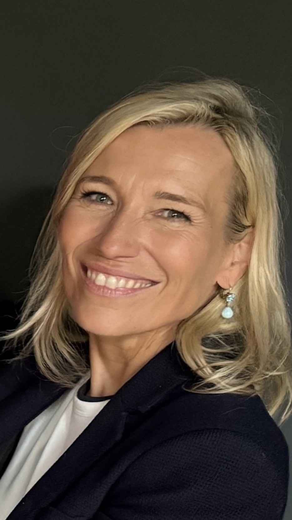 Portrait of Anja Toussaint, Managing Director at oxytec