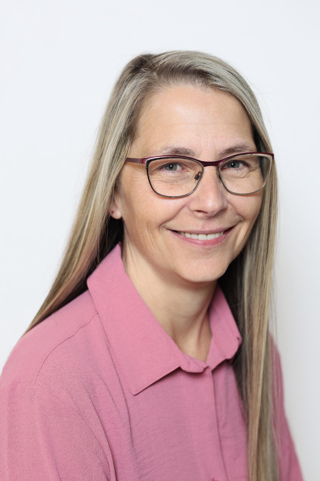Portrait of Kary Miller, Owner of Human Edge Advisory Inc